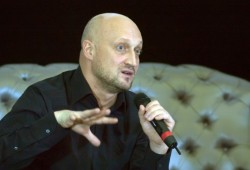 Гоша Куценко спел про войну
