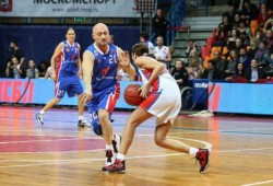 Гоша Куценко сыграл в благотворительном баскетбольном матче